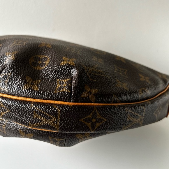 Louis Vuitton Croissant MM - Picture 6 of 17